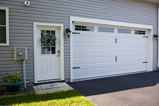24/7 Emergency Garage Door Panel Replacement experts in Ventnor City, NJ